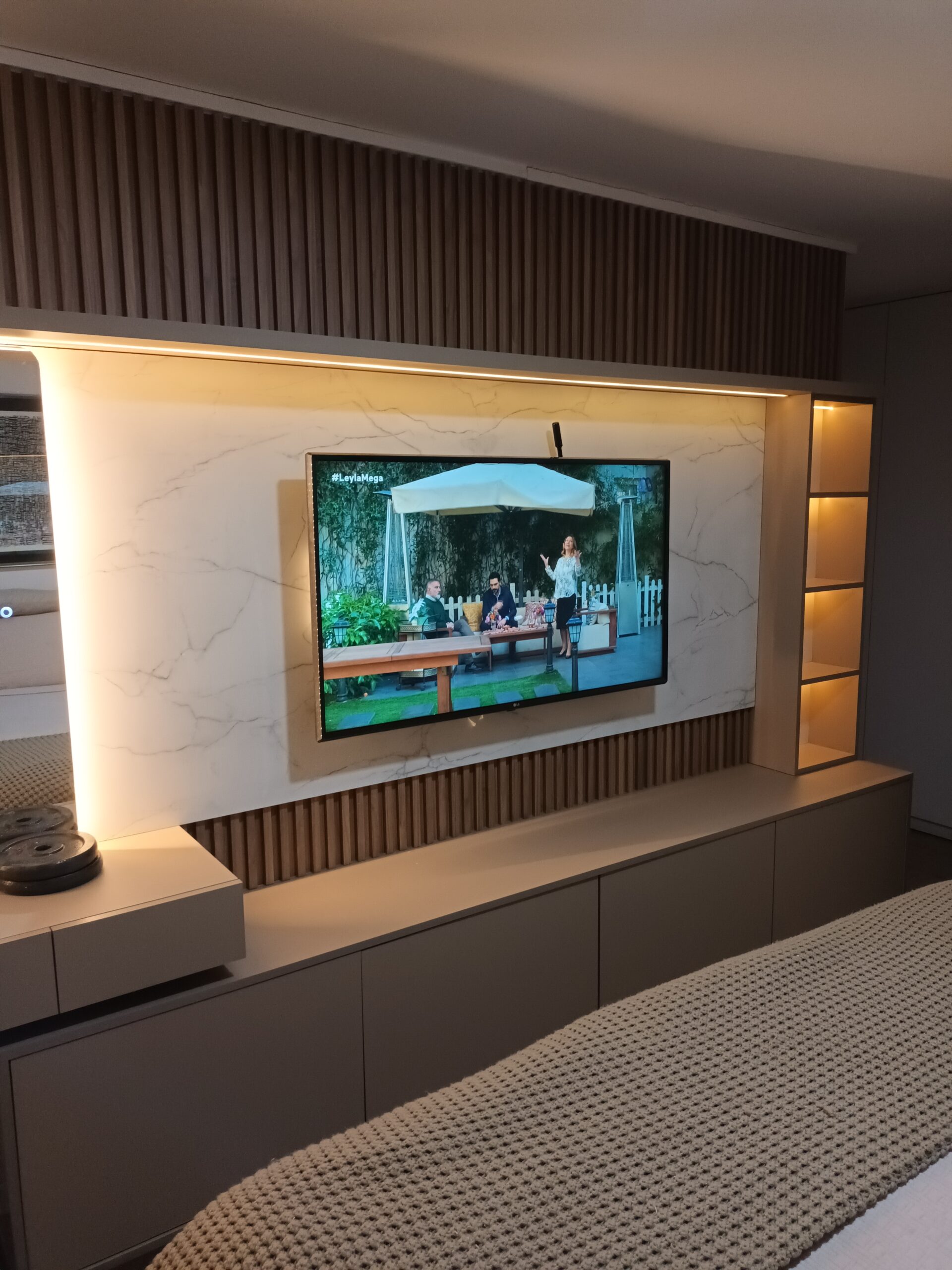 Mueble de entretenimiento moderno con iluminación LED